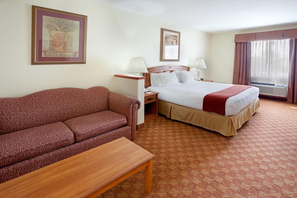 Holiday Inn Express Hotel And Suites Brownsville By Ihg Экстерьер фото