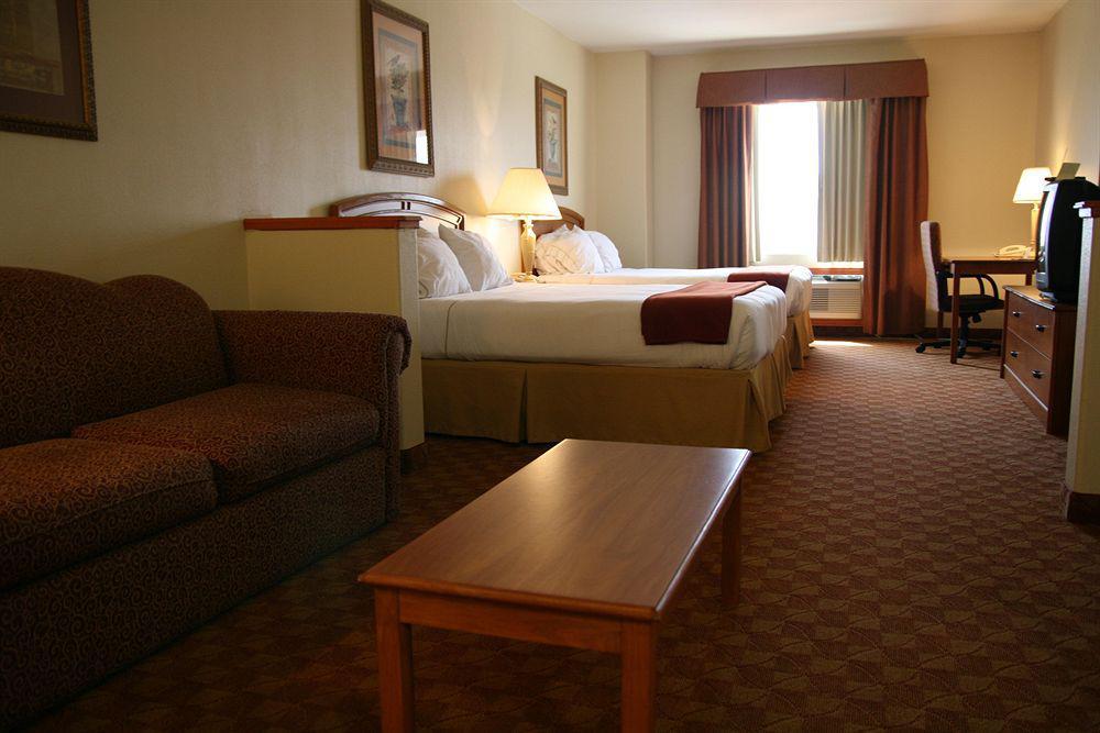Holiday Inn Express Hotel And Suites Brownsville By Ihg Номер фото
