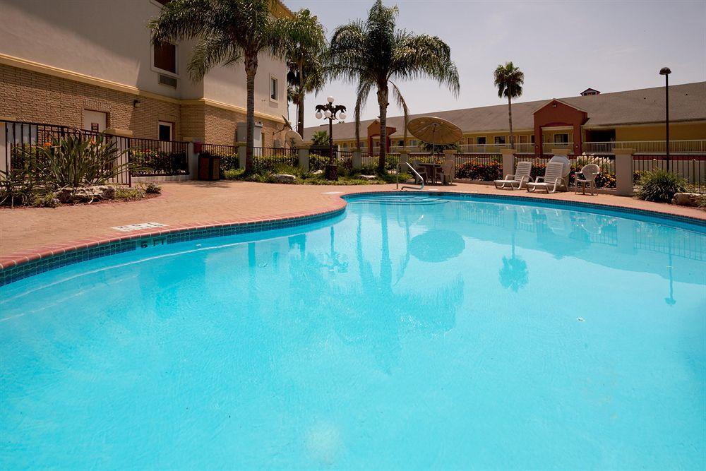 Holiday Inn Express Hotel And Suites Brownsville By Ihg Экстерьер фото