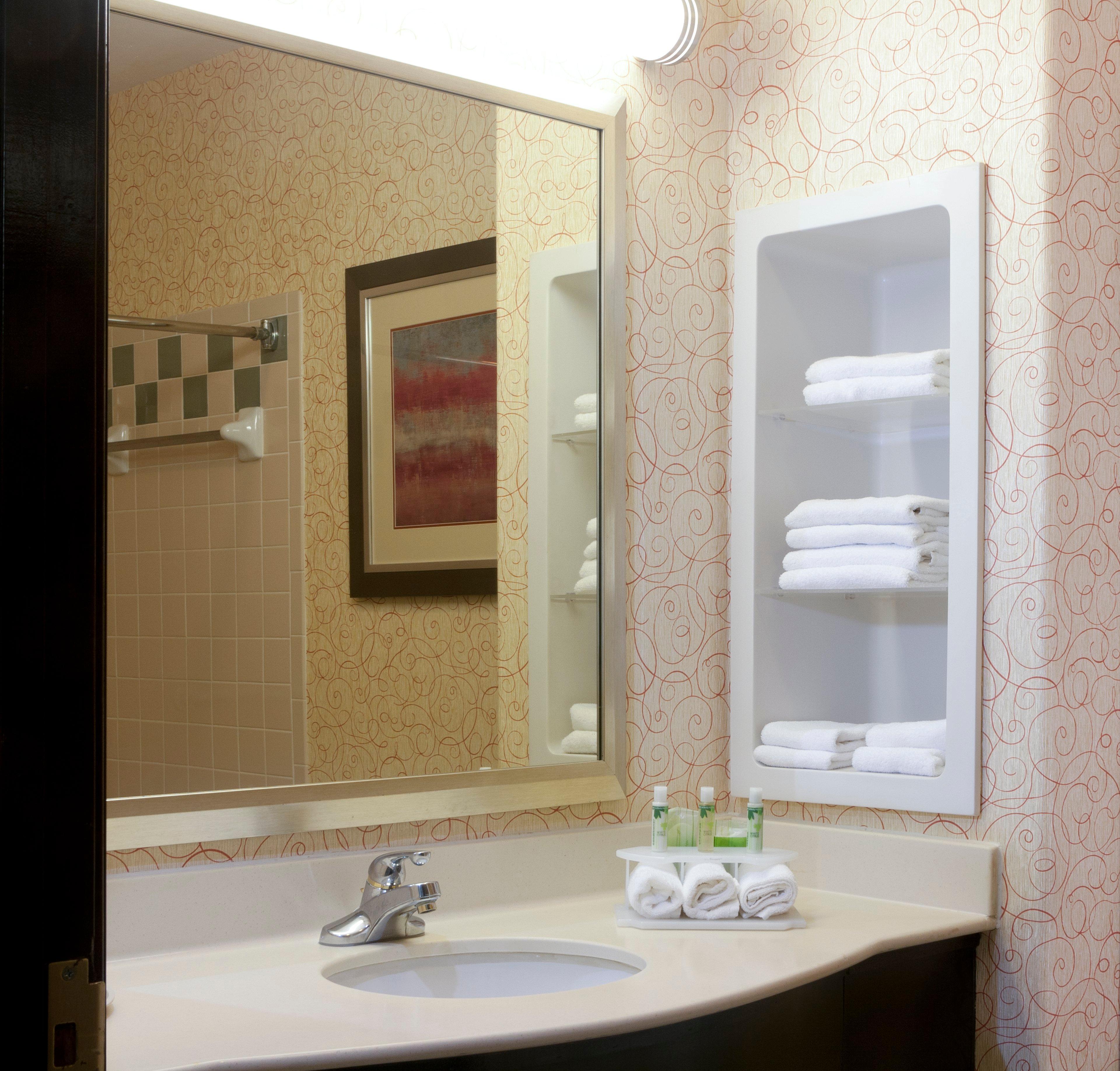 Holiday Inn Express Hotel And Suites Brownsville By Ihg Экстерьер фото