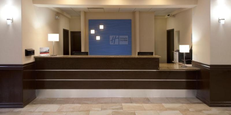 Holiday Inn Express Hotel And Suites Brownsville By Ihg Экстерьер фото