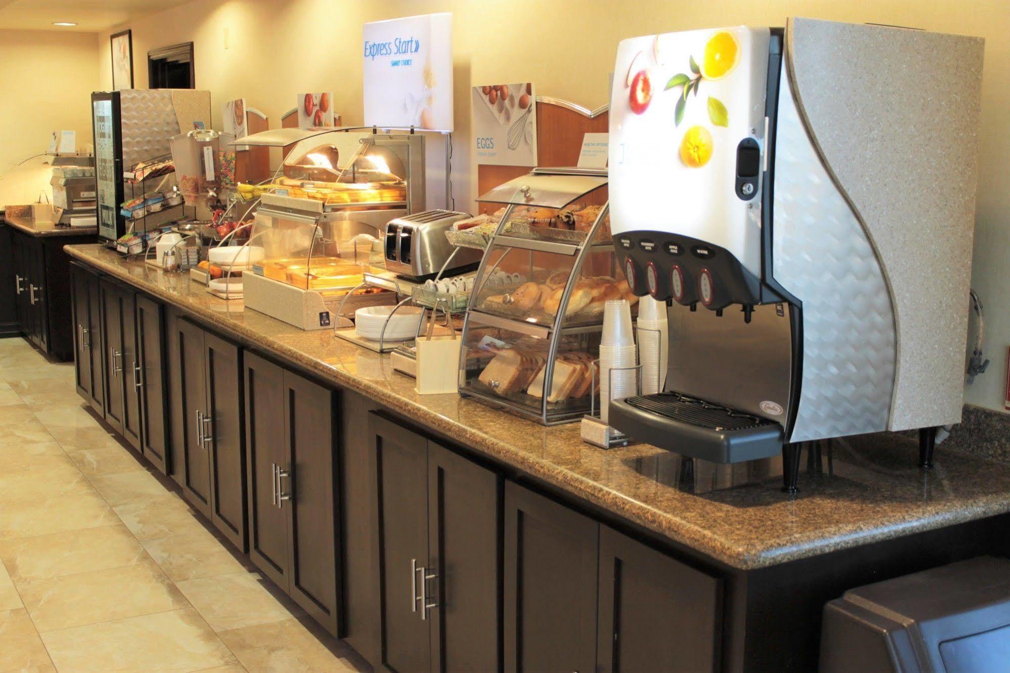 Holiday Inn Express Hotel And Suites Brownsville By Ihg Экстерьер фото